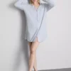 Ριγέ, oversized νυχτικό σε στυλ boyfriend