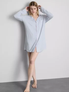 Ριγέ, oversized νυχτικό σε στυλ boyfriend