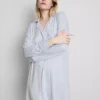 Ριγέ, oversized νυχτικό σε στυλ boyfriend