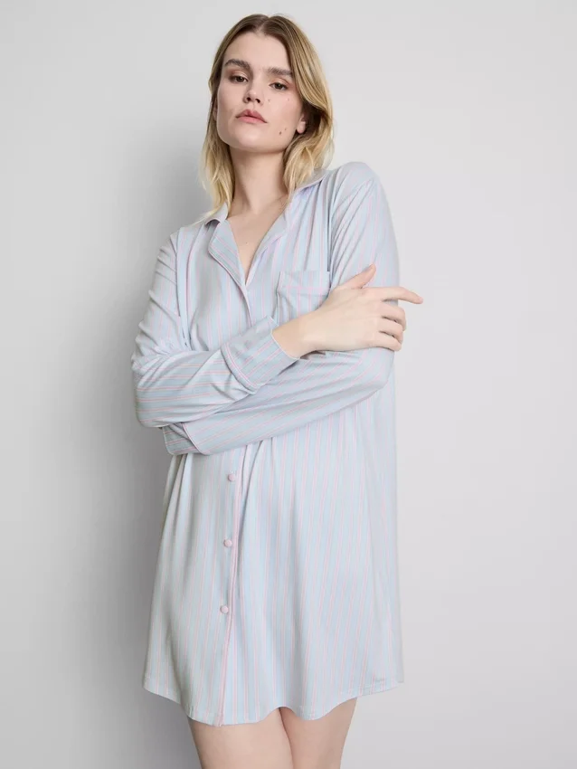 Ριγέ, oversized νυχτικό σε στυλ boyfriend