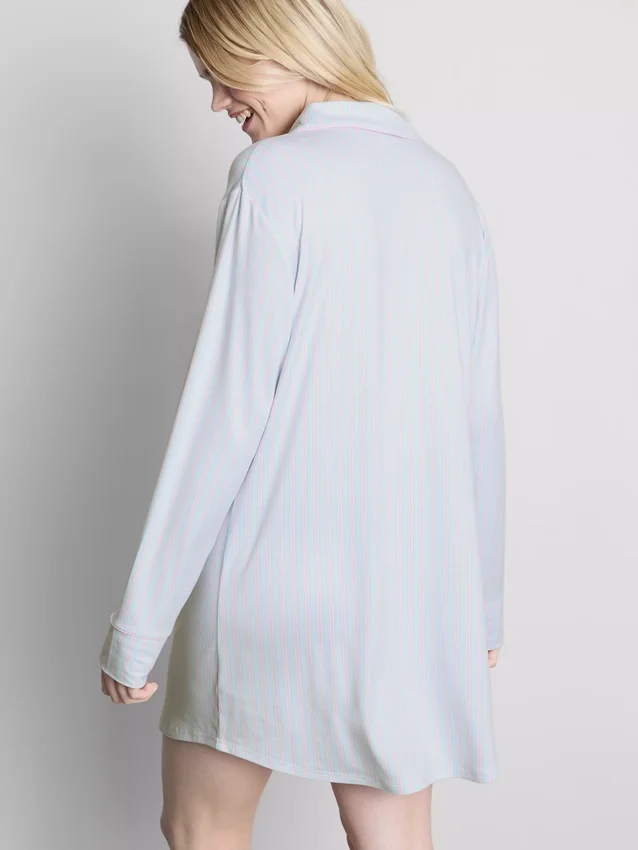 Ριγέ, oversized νυχτικό σε στυλ boyfriend