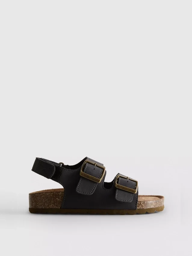 Σανδάλια slingback με διπλό λουράκι με αγκράφα