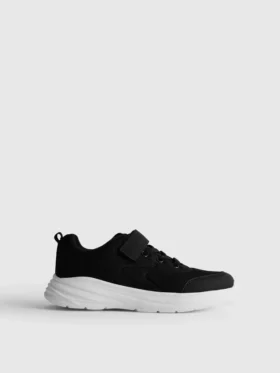 Sneakers με χαμηλό σώμα από πλέγμα