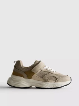 Sneakers με χοντρό πέλμα