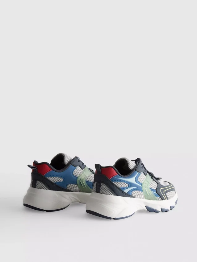 Sneakers με χοντρό πέλμα