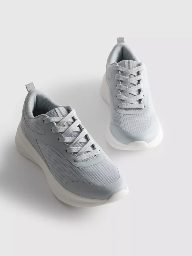 Sneakers με ενεργό πλέγμα