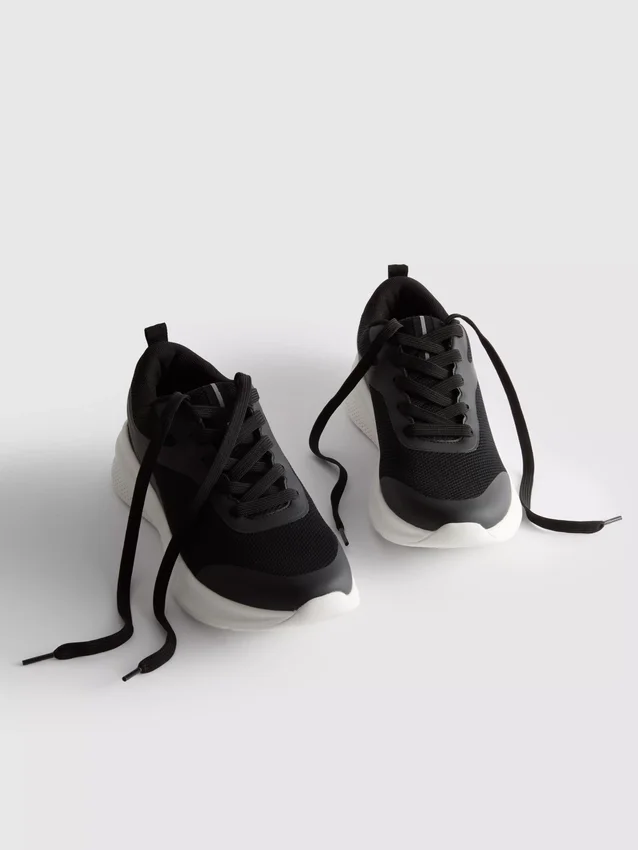 Sneakers με ενεργό πλέγμα