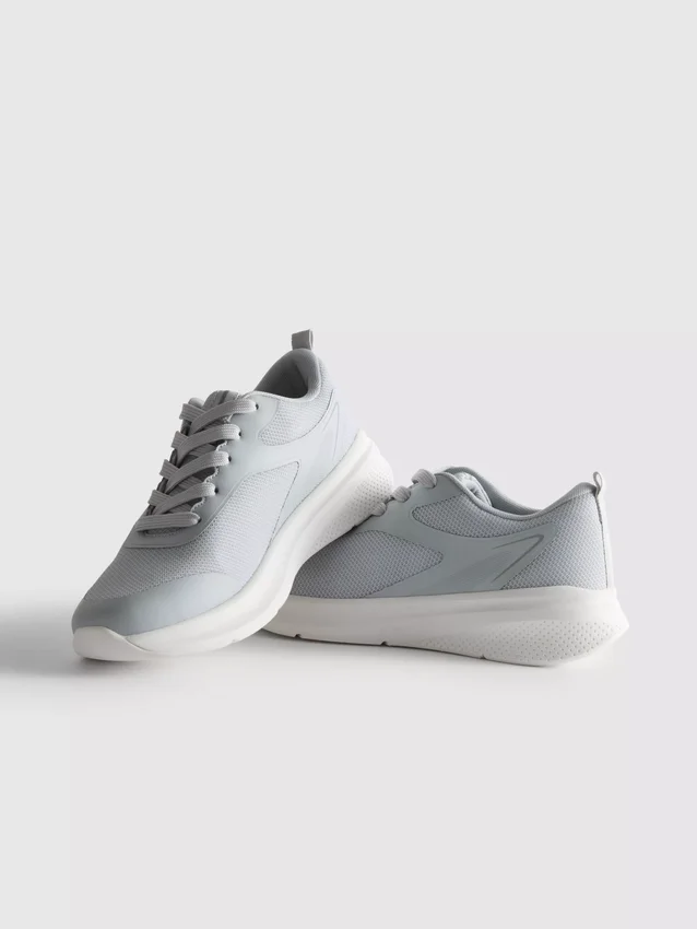 Sneakers με ενεργό πλέγμα