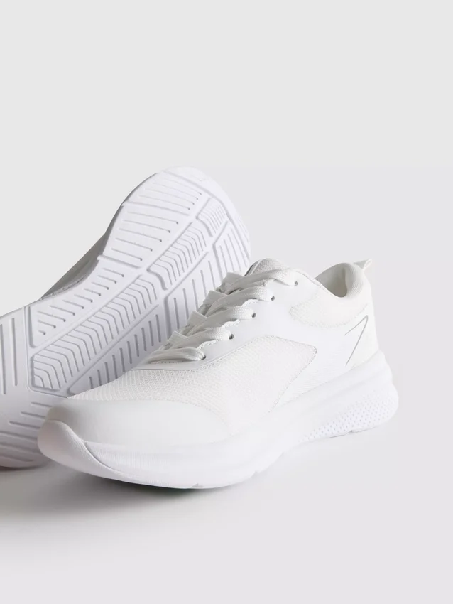 Sneakers με ενεργό πλέγμα
