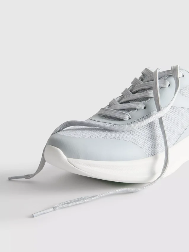 Sneakers με ενεργό πλέγμα