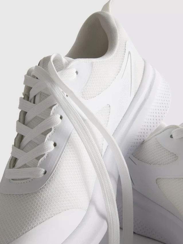 Sneakers με ενεργό πλέγμα