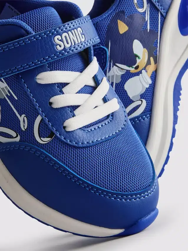 Sneakers με φωτιζόμενη σόλα με θέμα τον Sonic the Hedgehog