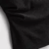 Στενή μπλούζα με V-neck και μεταλλικά στοιχεία