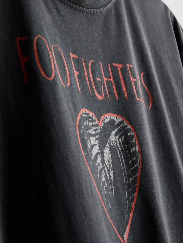 T-shirt με σχέδιο Foo Fighters