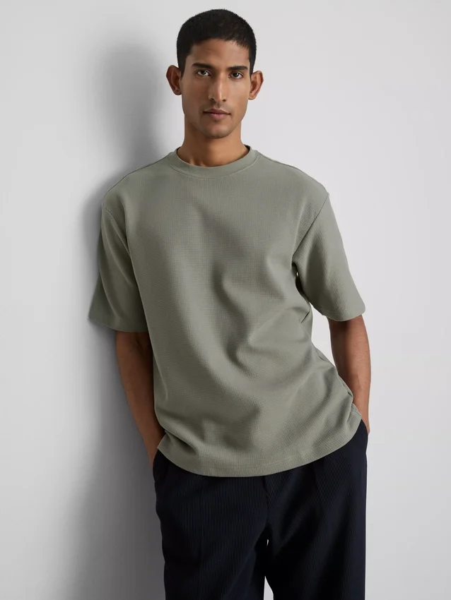 T-shirt με υφή και ευρύχωρο κόψιμο