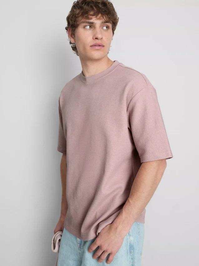 T-shirt με υφή και ευρύχωρο κόψιμο