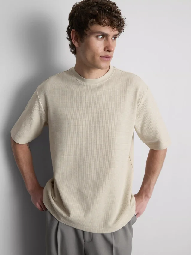 T-shirt με υφή και ευρύχωρο κόψιμο
