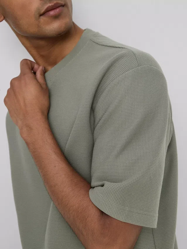 T-shirt με υφή και ευρύχωρο κόψιμο