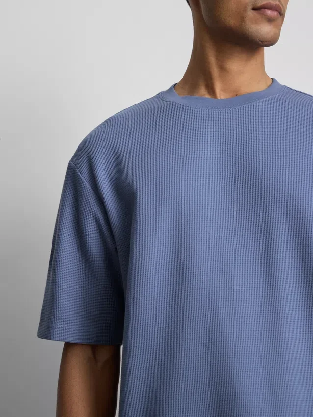 T-shirt με υφή και ευρύχωρο κόψιμο