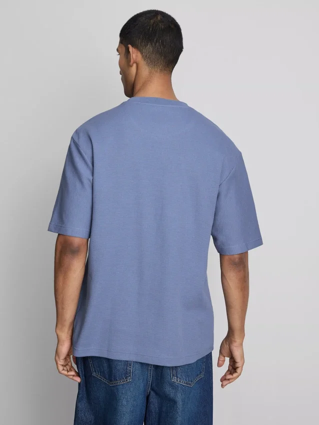 T-shirt με υφή και ευρύχωρο κόψιμο
