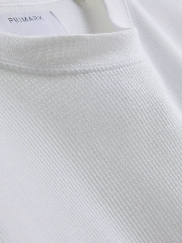T-shirt με υφή και ευρύχωρο κόψιμο