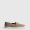 Τα slip-on loafers της συλλογής The Edit