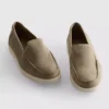 Τα slip-on loafers της συλλογής The Edit