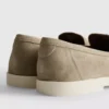Τα slip-on loafers της συλλογής The Edit