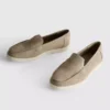Τα slip-on loafers της συλλογής The Edit