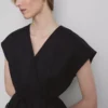 The Edit λινό μπλουζάκι με V-neck και περιτύλιξη
