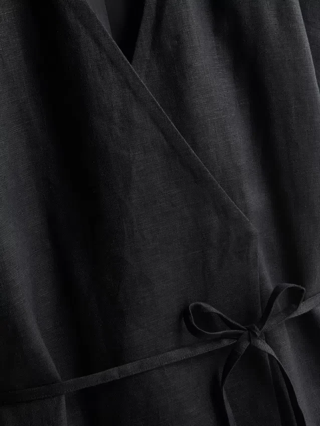 The Edit λινό μπλουζάκι με V-neck και περιτύλιξη