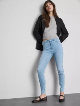 Το απόλυτο skinny τζιν με ψηλή μέση