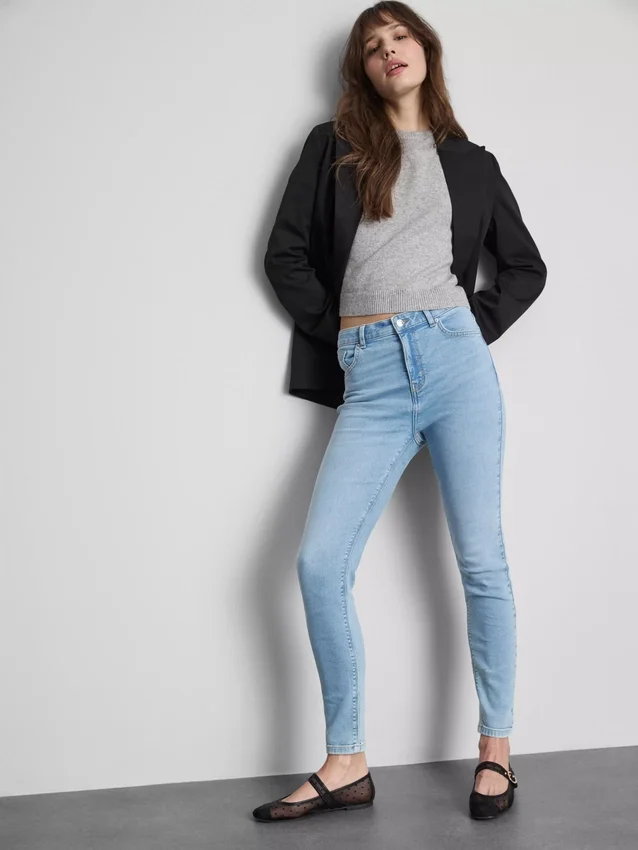Το απόλυτο skinny τζιν με ψηλή μέση