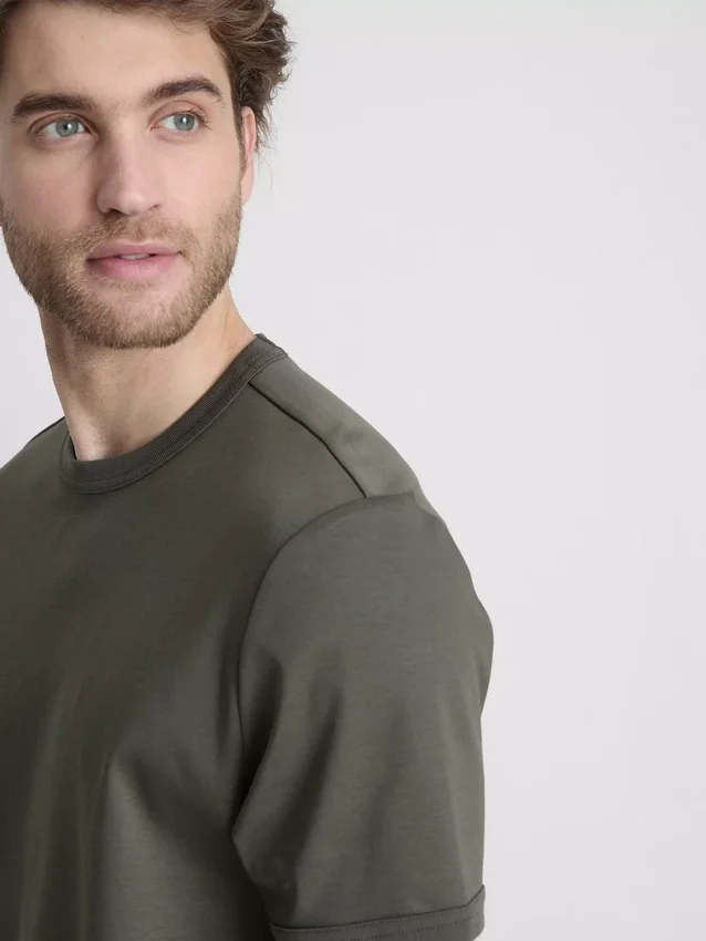 Το T-shirt «The Edit» με στενή εφαρμογή και μερσεριζέ ύφασμα