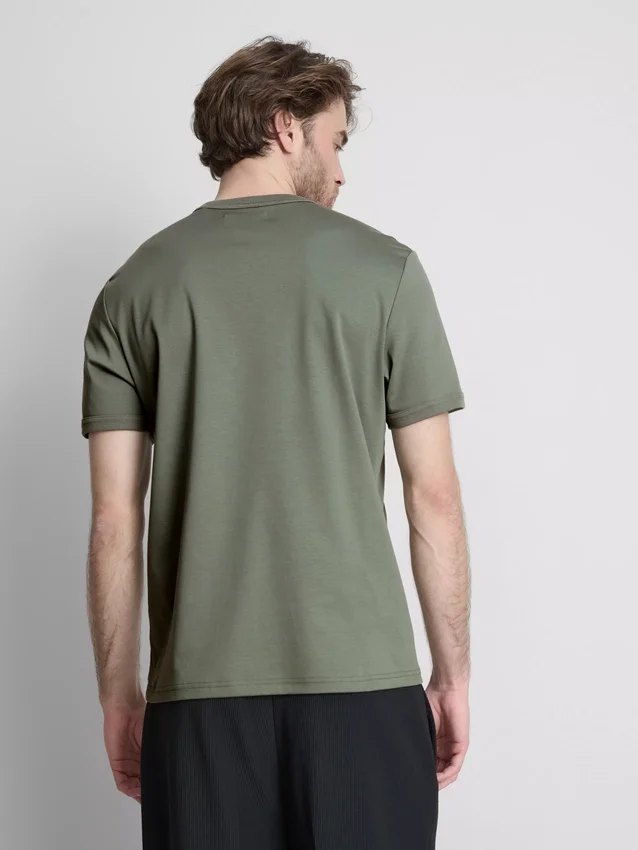 Το T-shirt «The Edit» με στενή εφαρμογή και μερσεριζέ ύφασμα