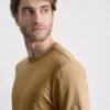 Το T-shirt «The Edit» με στενή εφαρμογή και μερσεριζέ ύφασμα