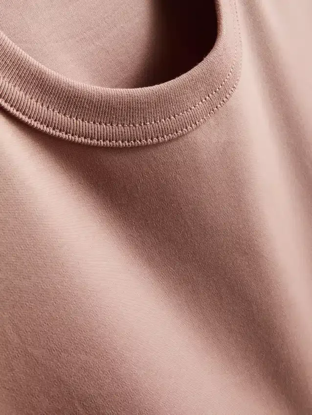 Το T-shirt «The Edit» με στενή εφαρμογή και μερσεριζέ ύφασμα
