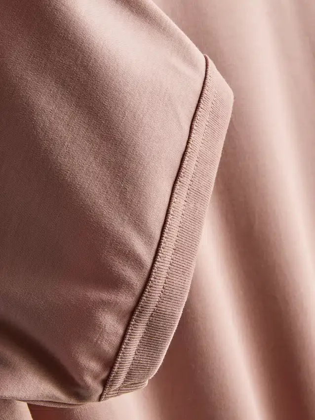 Το T-shirt «The Edit» με στενή εφαρμογή και μερσεριζέ ύφασμα