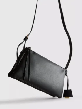 Τσάντα crossbody με διπλό ενισχυτικό τμήμα