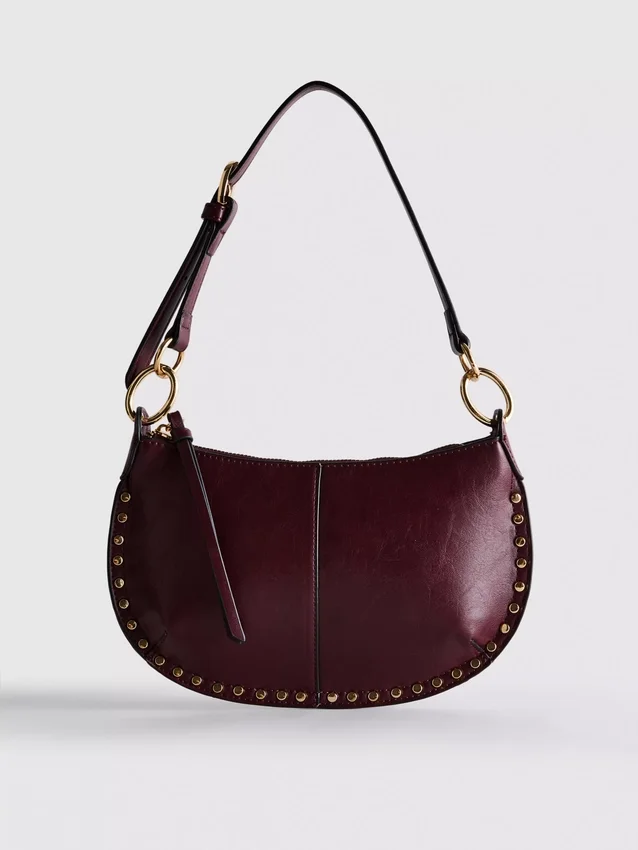 Τσάντα ώμου Paula Echevarría από συνθετικό δέρμα με καρφιά