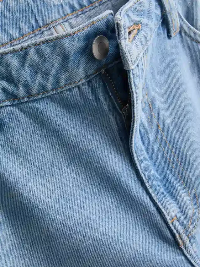 Τζιν από βαμβακερό ντένιμ με μεσαίο ύψος μέσης και φαρδιά πόδια