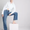 Τζιν με ψηλή μέση και ίσια γραμμή