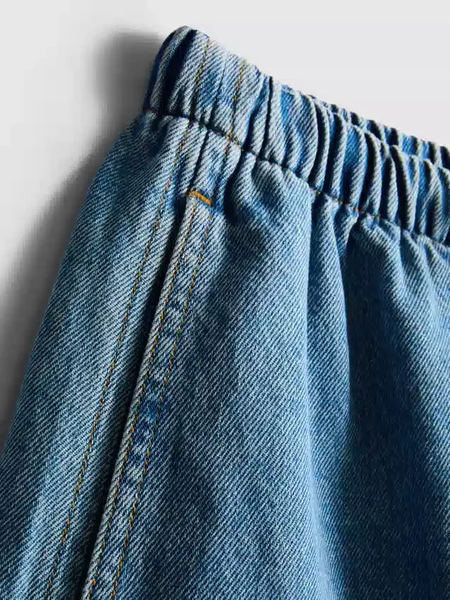 Βαμβακερά τζιν σορτς τύπου jogger